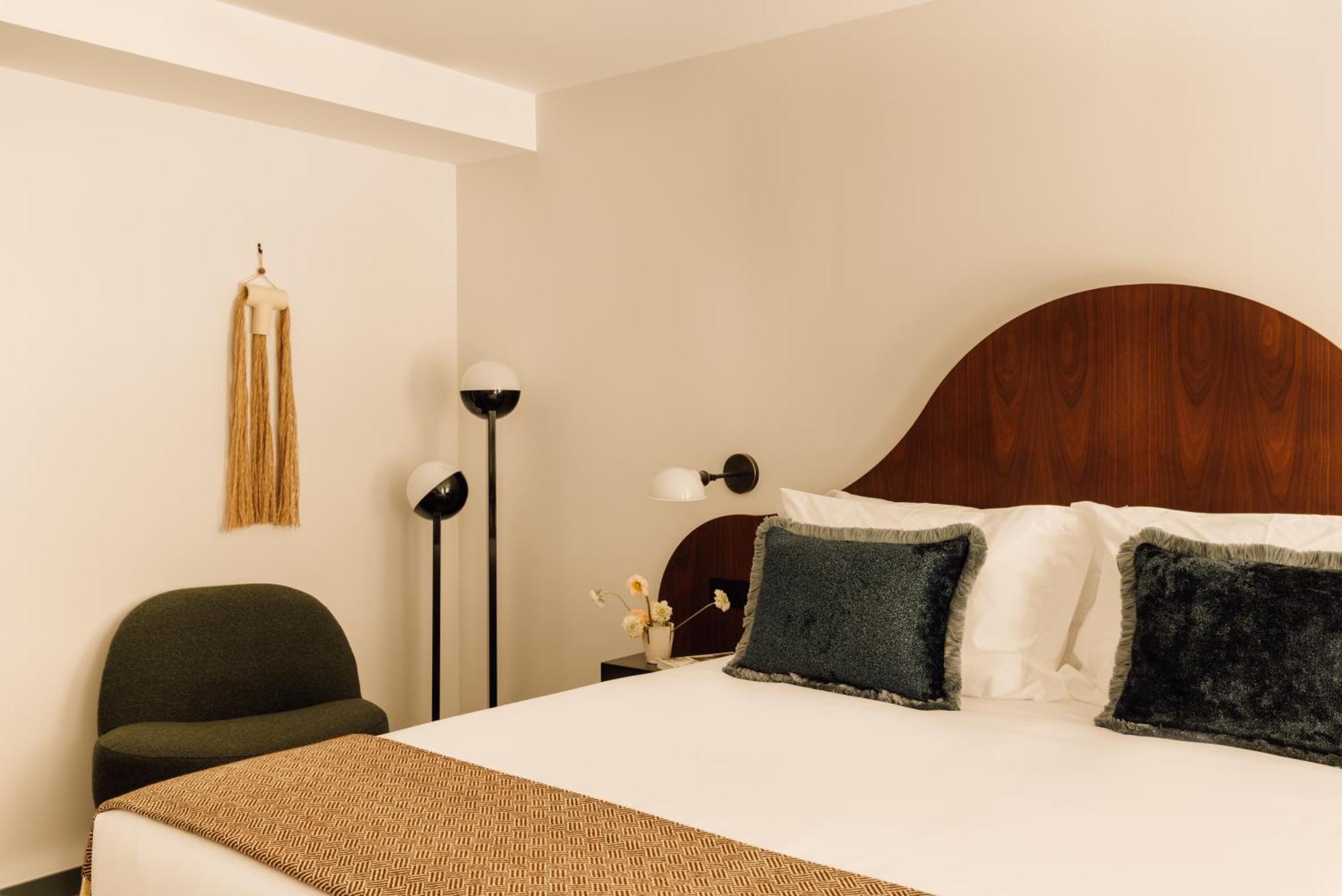 The Rebello Hotel & Spa - Small Luxury Hotels Of The World Vila Nova de Gaia Ngoại thất bức ảnh A bedroom at the hotel