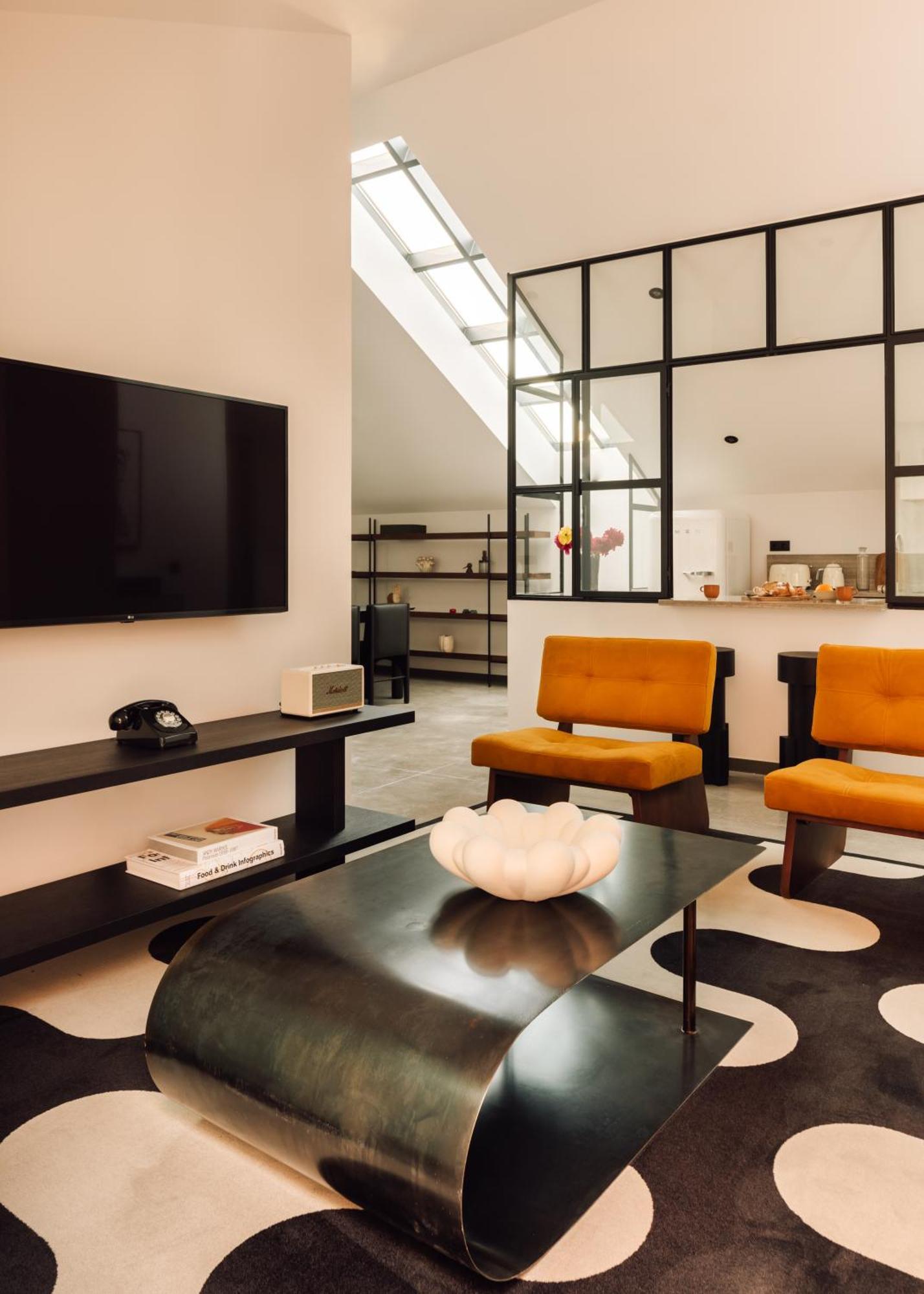 The Rebello Hotel & Spa - Small Luxury Hotels Of The World Vila Nova de Gaia Ngoại thất bức ảnh The interior of the 1960s building